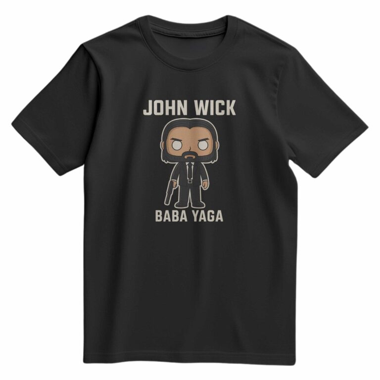 T-shirt noir floqué de la version mini du célèbre assassin avec costume et arme