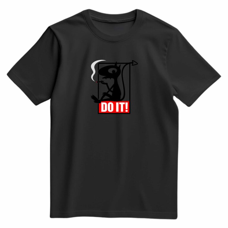 T-shirt noir floqué du même visuel centré sur le torse